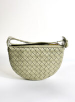 حقيبة يد من الجلد الطبيعي باللون الأخضر