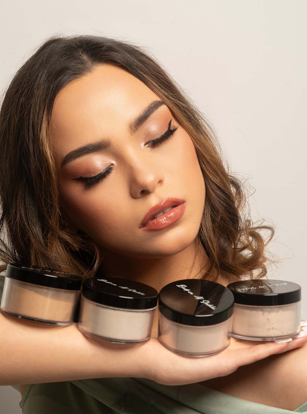 بودرة سائبة ناعمة مثالية