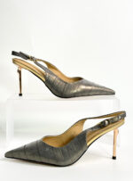 حذاء بكعب عالٍ من جلد الثعبان الرمادي