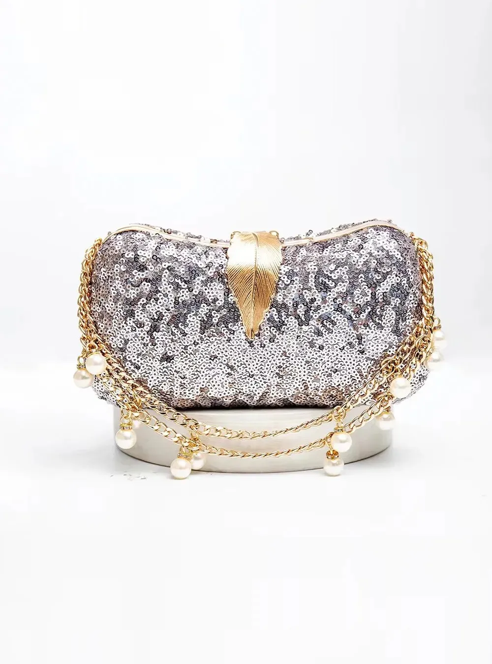 Untitled (1) Elegant handbag studded with shiny beads - Image 6