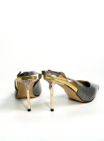 حذاء بكعب عالٍ من جلد الثعبان الرمادي - الصورة 3