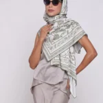 سكارف ابيض مشجر