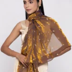 سكارف اصفر في بني شيفون