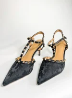 حذاء بكعب عالٍ مع جلد طبيعي