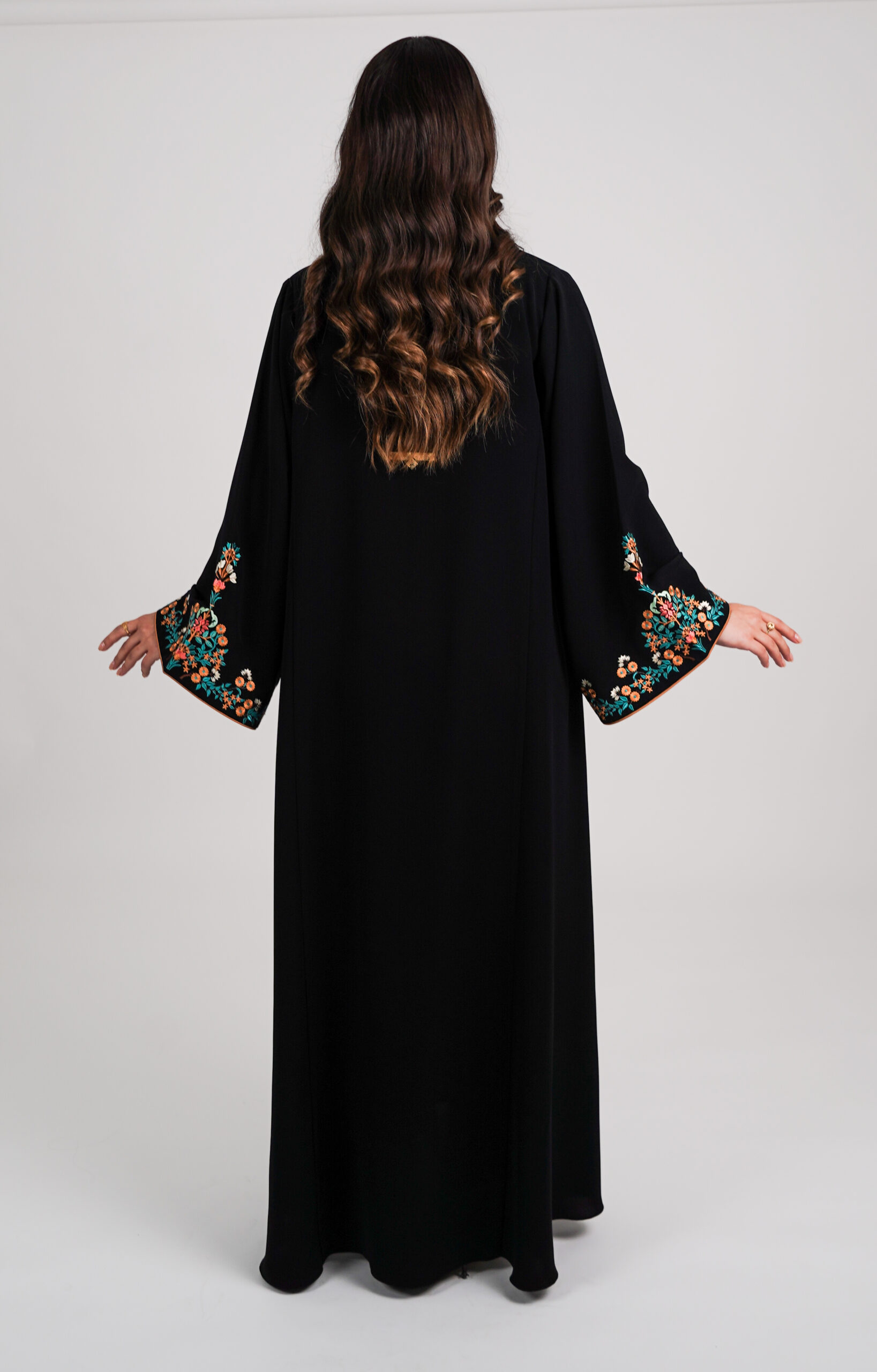badria-alshihhi-003 Abaya (042) - Image 4