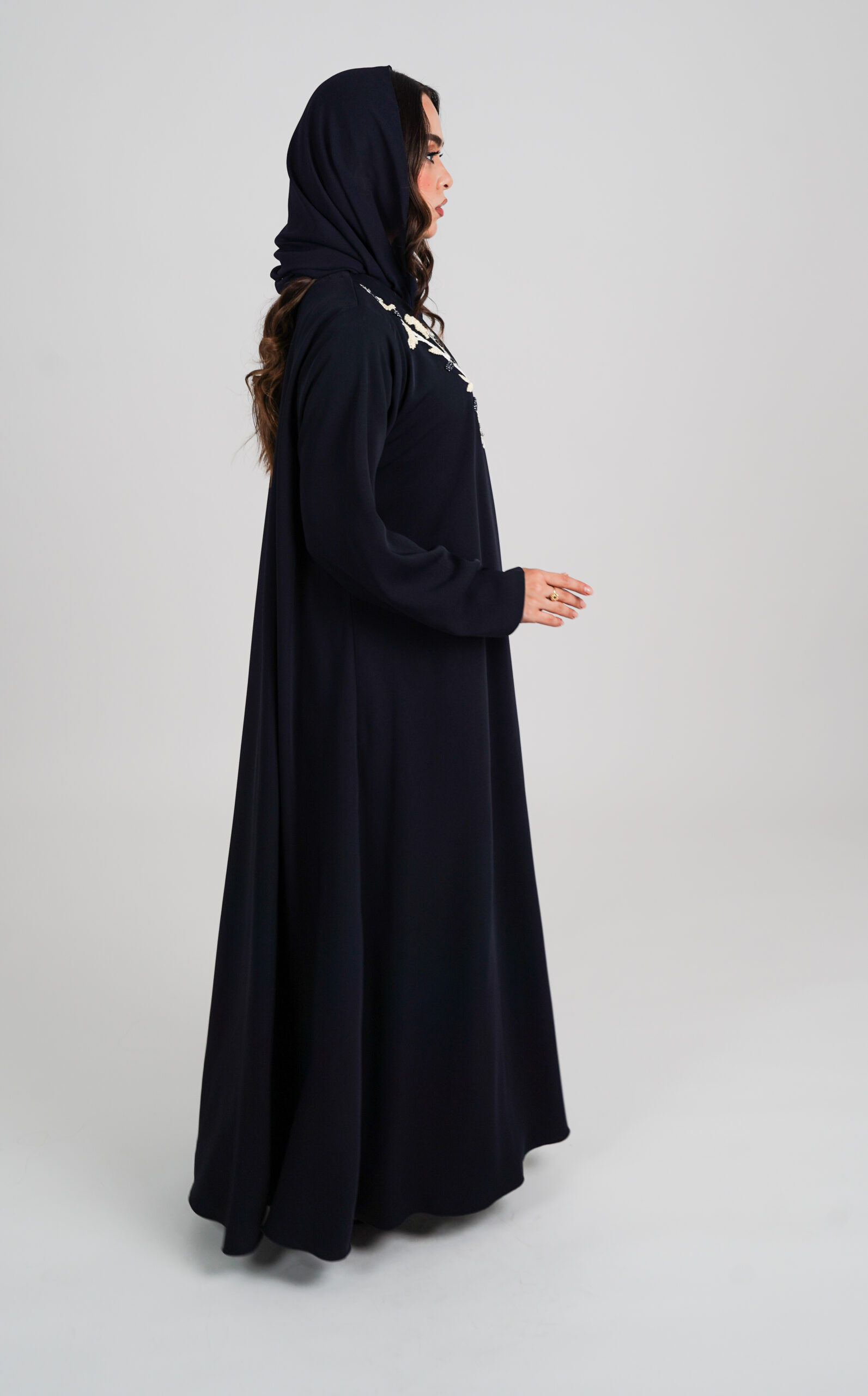 badria-alshihhi-055 Abaya (043) - الصورة 2