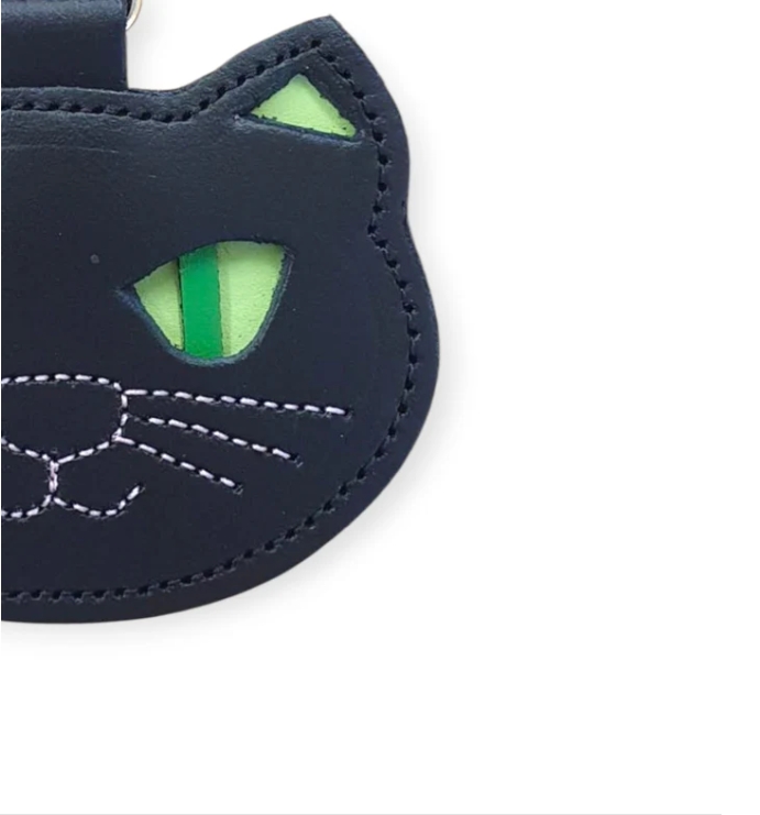 Screenshot_29-9-2025_134649_www.zatchels.com Lucky Cat Charm - الصورة 2