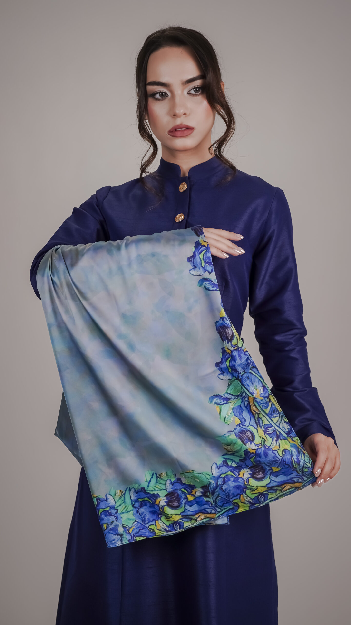 bd10_15 BS Irises Border Scarf - الصورة 1