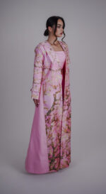 ⁦BS Pink Almond Blossoms Abaya⁩ - الصورة ⁦3⁩