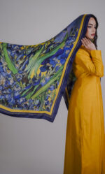 ⁦BS Irises Garden Scarf⁩ - الصورة ⁦2⁩
